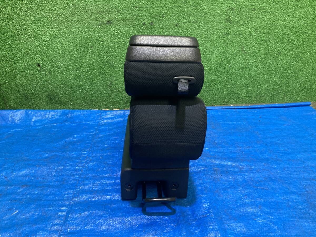 ニッサン セレナ HFC26 セカンドシート 中間 二列目シート センターシート コンソールボックス バックル付き 管25687拍卖