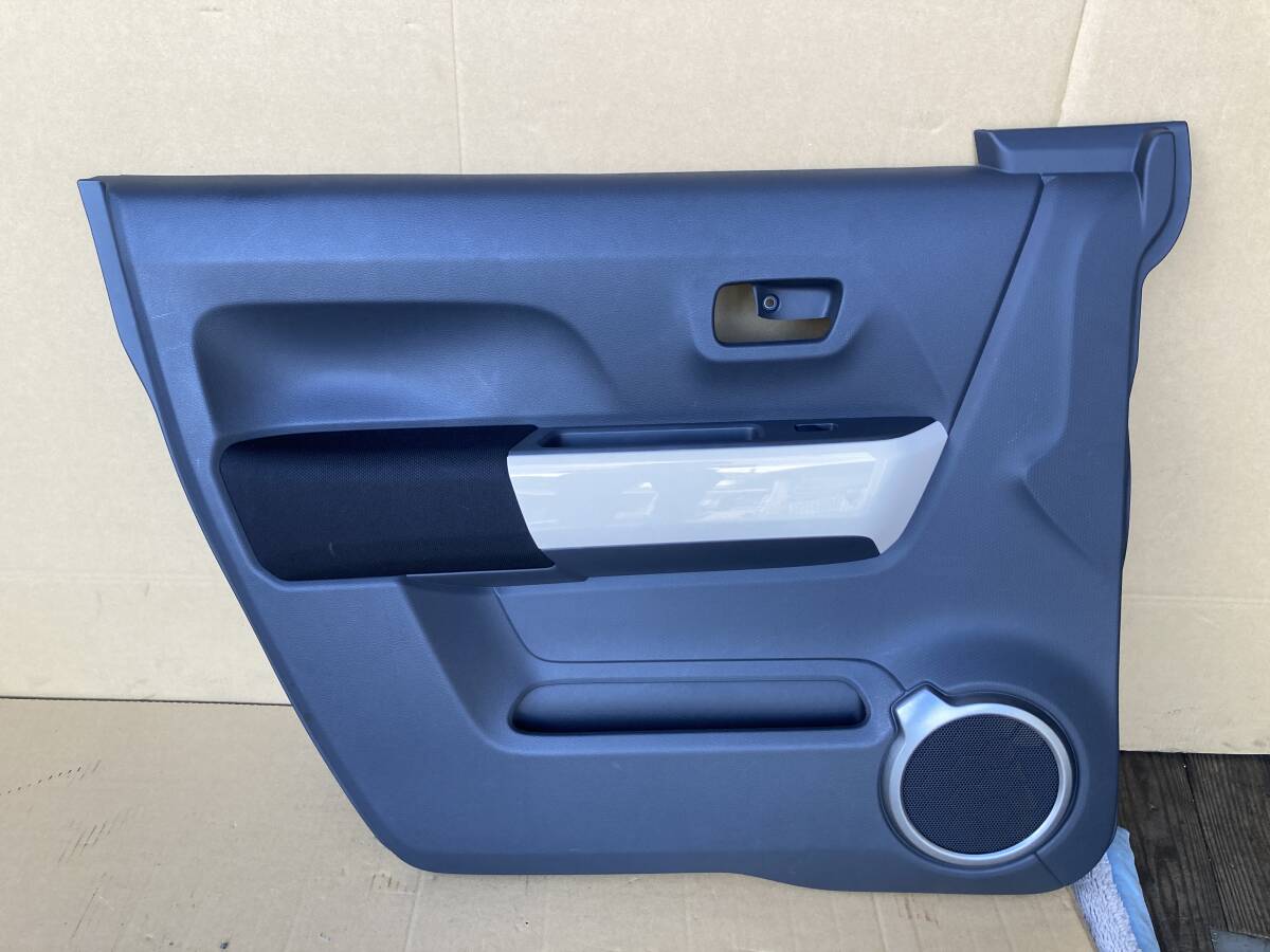 ハスラー DAA-MR41S-289*** 左フロントドアトリム ドア内張り 助手席側 左側 2017年12月 83724-65P0 管A413拍卖