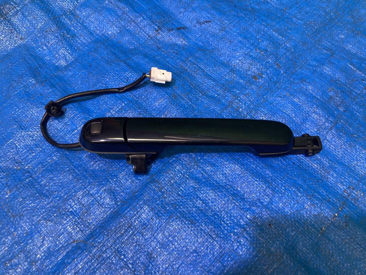 スズキ ラパン DBA-HE33S 左フロントアウターハンドル ドアノブ 左側 助手席側 カプラー2ピン カラーNo ZJ3 管26128拍卖