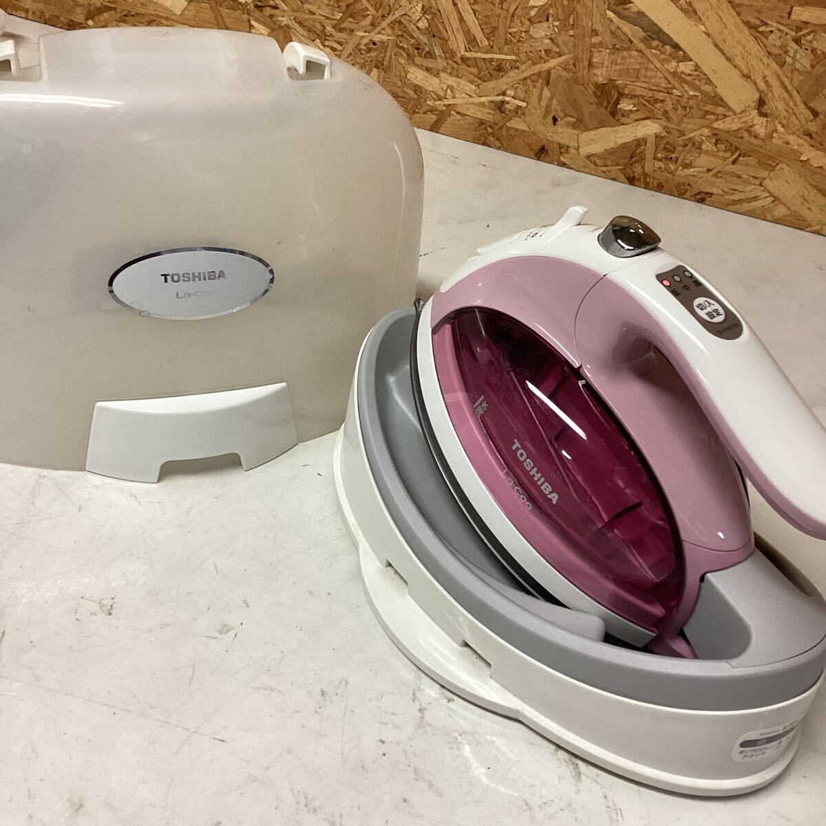 TOSHIBA 東芝 コードレス スチームアイロン TA-FVX700(L-56拍卖