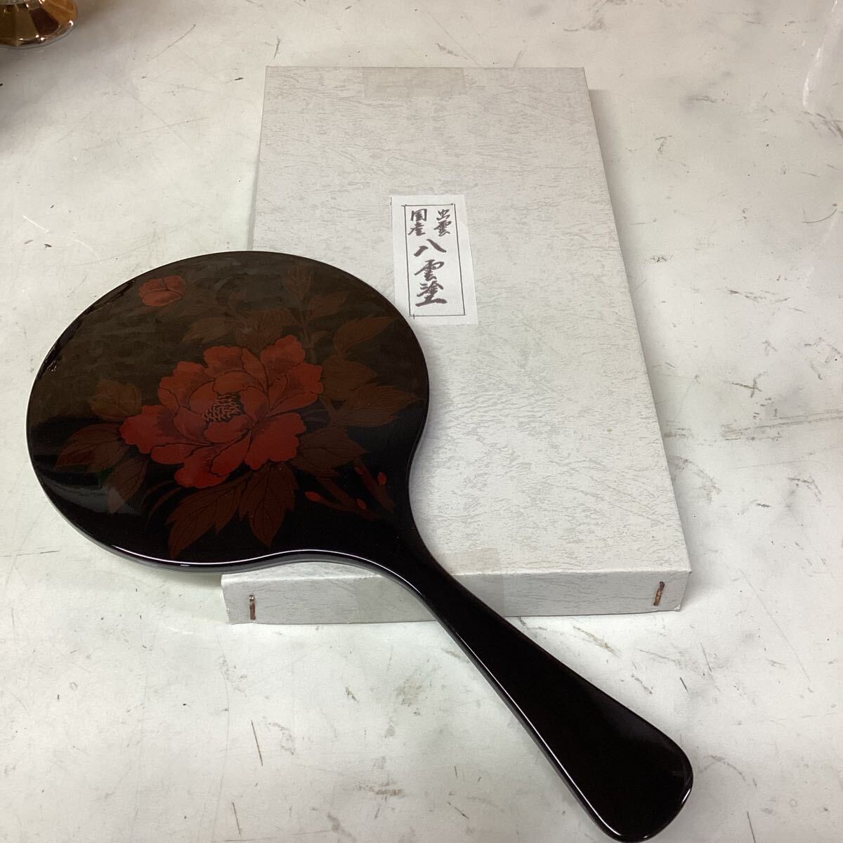 伝統工芸品 八雲塗 手鏡 ミラー 昭和レトロ 牡丹柄 エレガント(ひ-21Y)拍卖