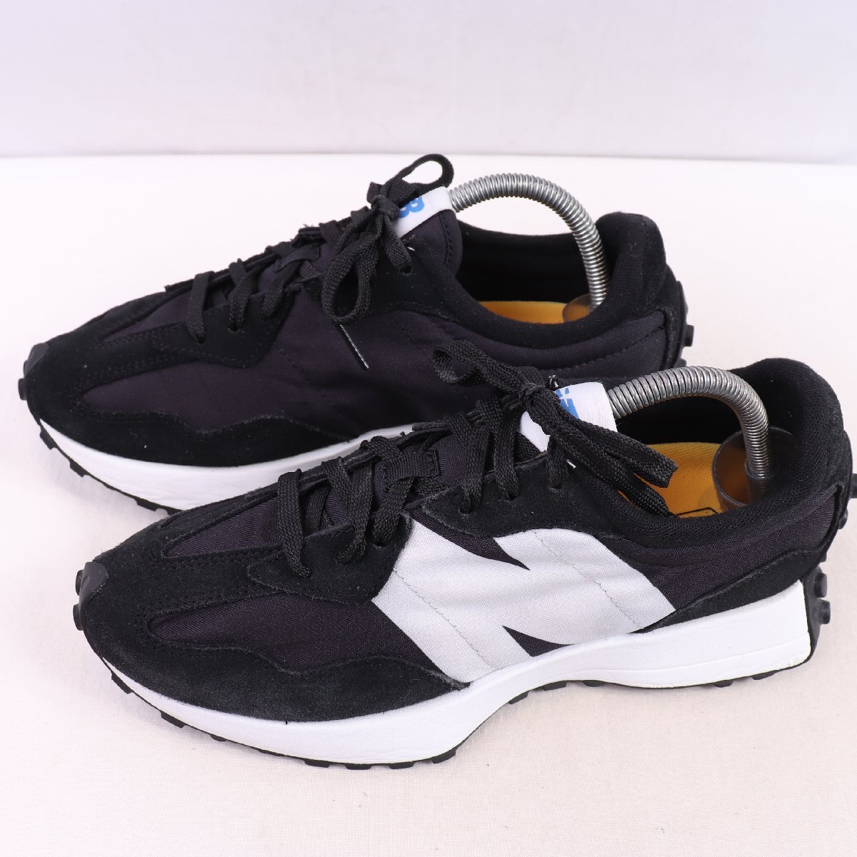 327 ニューバランス 26.0cm/new balance 黒 ブラック 白 ホワイト 中古 古着 メンズ スニーカー yy6772拍卖
