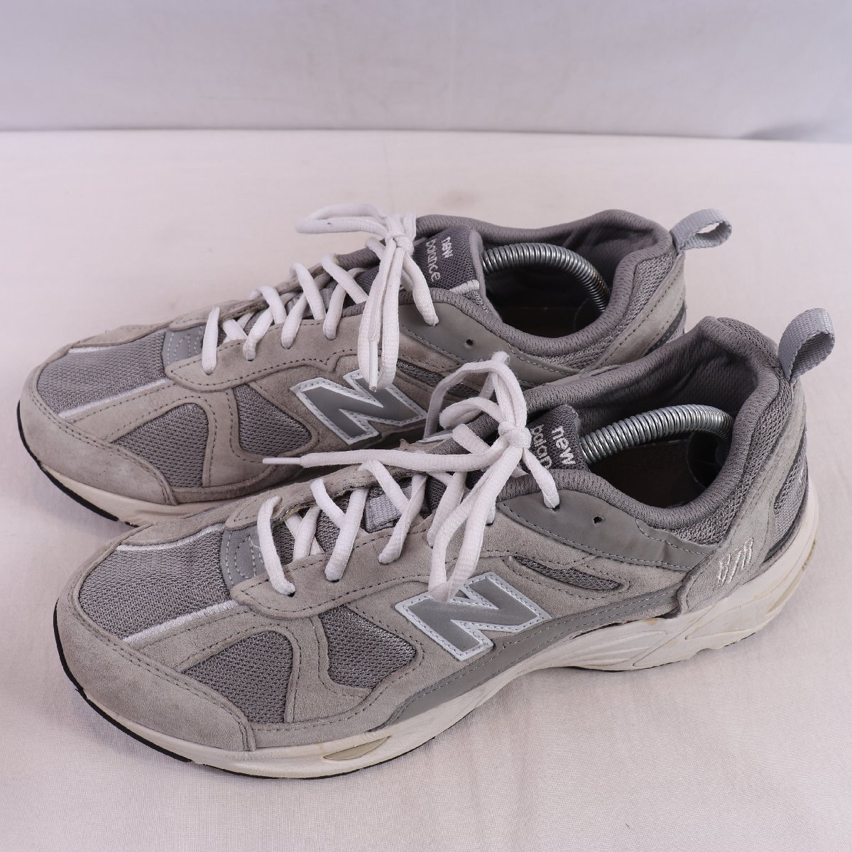 878 ニューバランス 27.5cm/new balance 灰 グレー 銀 シルバー 中古 古着 メンズ スニーカー yy6978拍卖