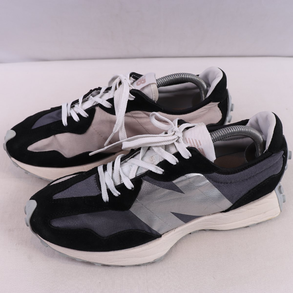327 ニューバランス 27.0cm/new balance 黒 ブラック 灰 グレー 銀 シルバー 中古 古着 スニーカー レディース yy6993拍卖