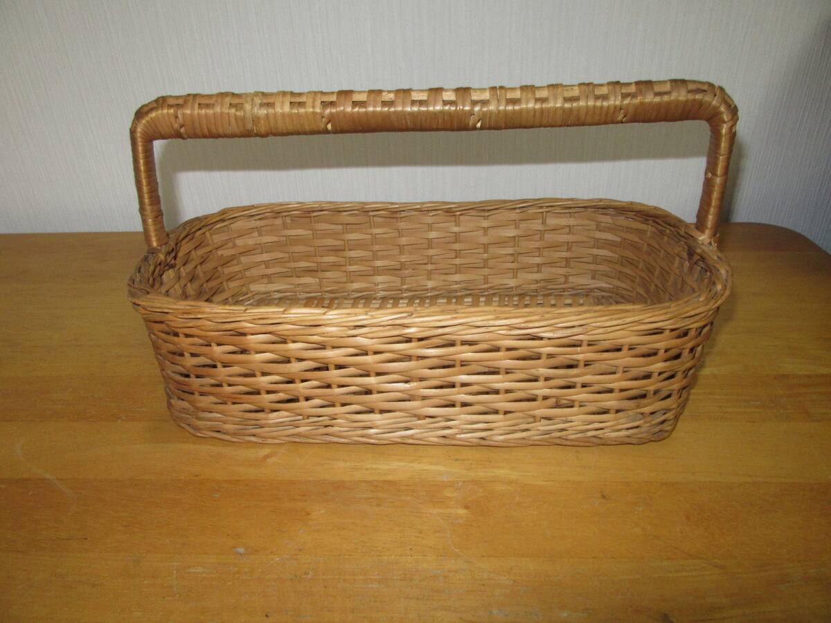 ★バスケット かご★小物入れ★パン お菓子 果物 入れ★収納 籠★持ち手付き★籐・ラタン製(?) カゴ★おしゃれ☆用途いろいろ☆拍卖