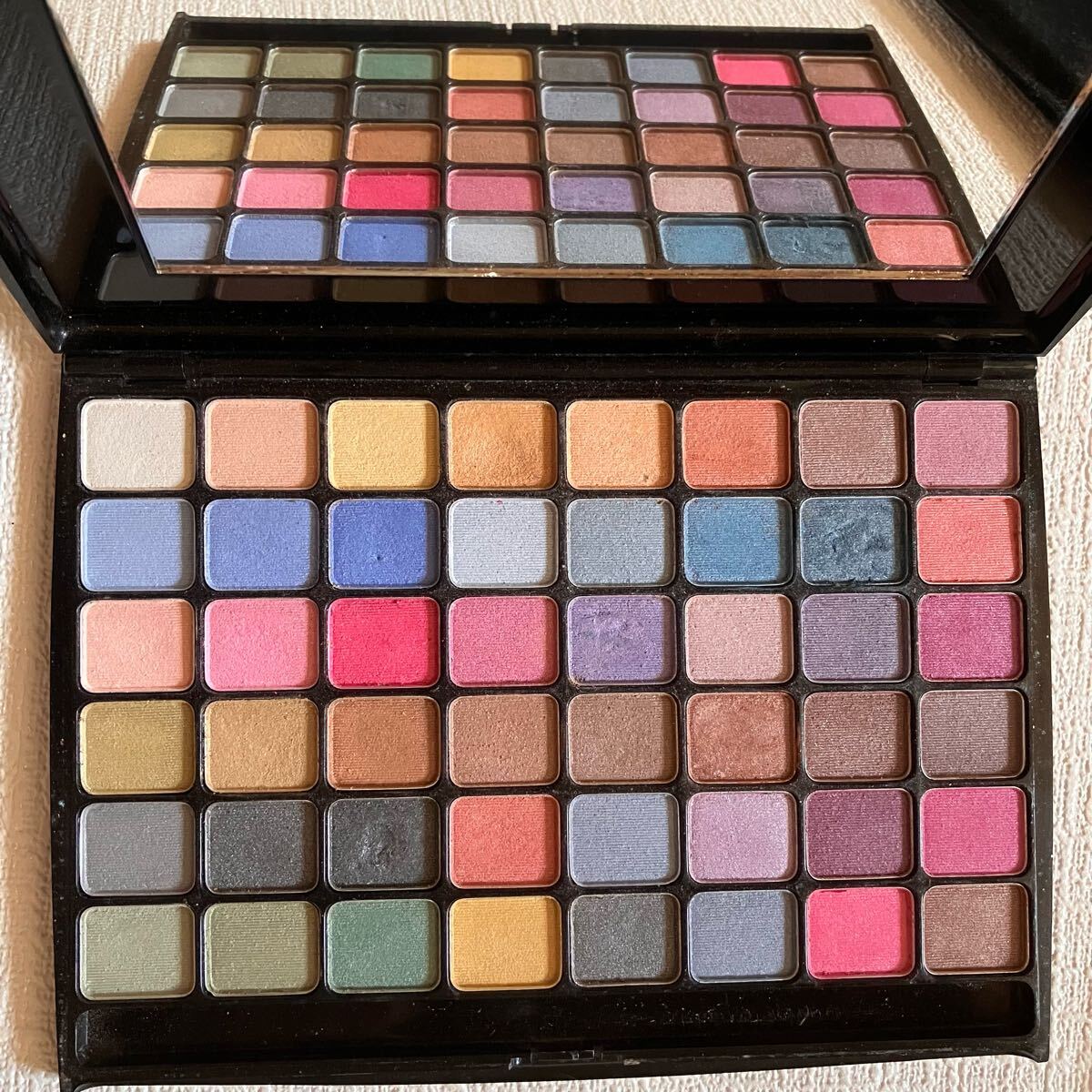 アイシャドウ コスメ拍卖