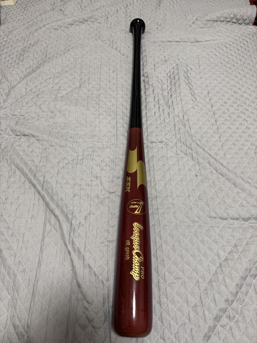 オリックスバッスローズの後藤駿太選手のNPB支給バットです。 頂いてから一度も使用しておりませんので保存状態は良いです。拍卖