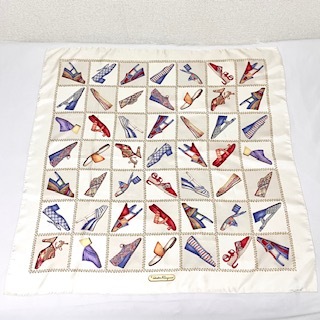 ★ 即決・送料無料 ★ 新品 フェラガモ 大判 シルクスカーフ 87cm×87cm 靴柄 アイボリー拍卖