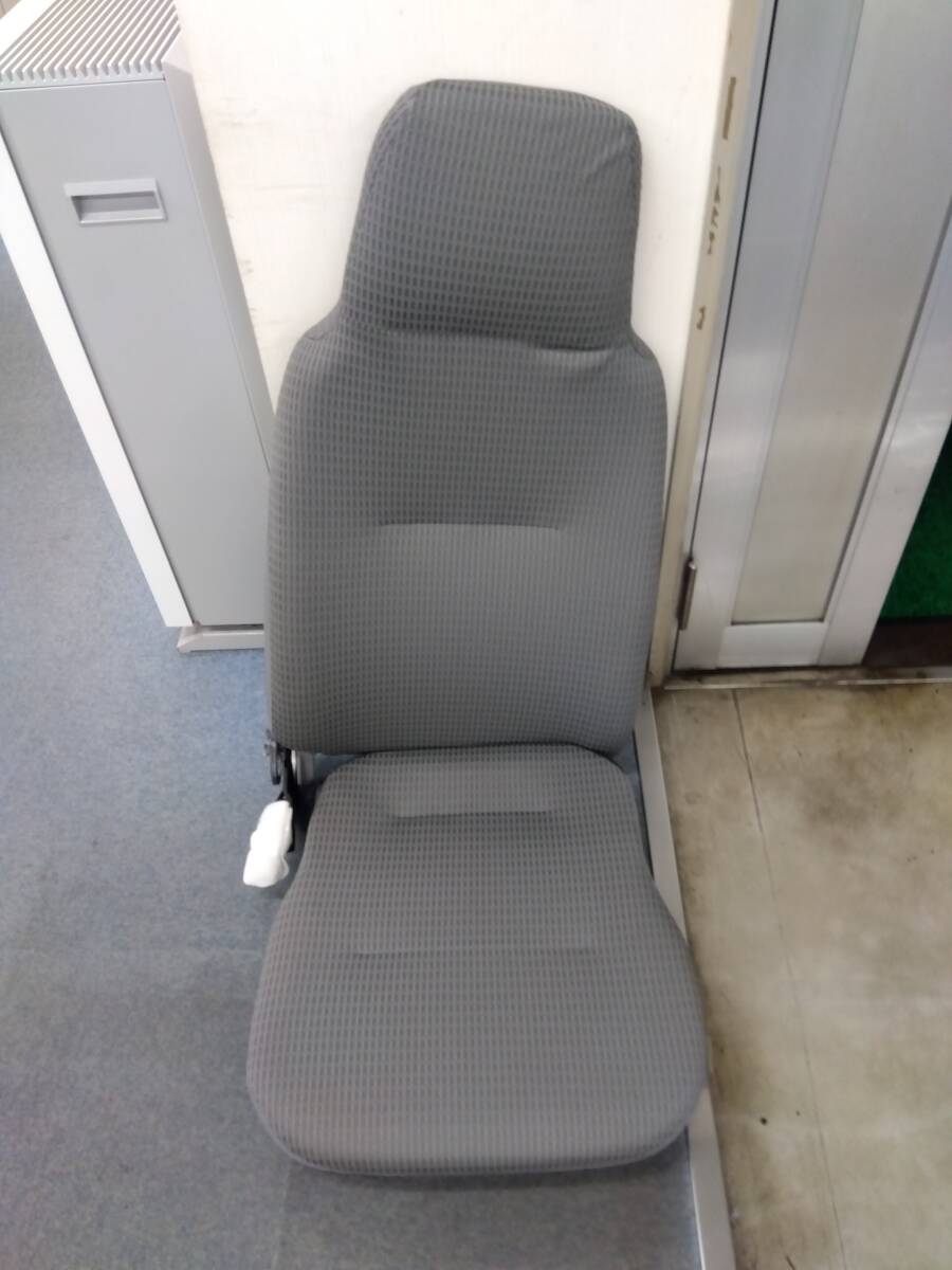 【新品】トヨタ 日野 ダイナ デュトロ トヨエース 運転席シート 背もたれ&座面セット 71430-37A20-B0 71410-3V151-B1 XZU XKC XKU BU拍卖