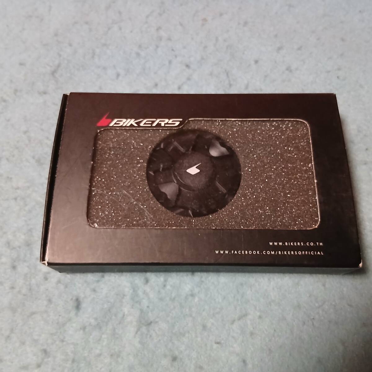 BIKERS(バイカーズ) マスターシリンダーキャップ Ninja250 Ninja400 Z125 PRO リア用 アルミ ブラック BK-K262-BLK  拍卖