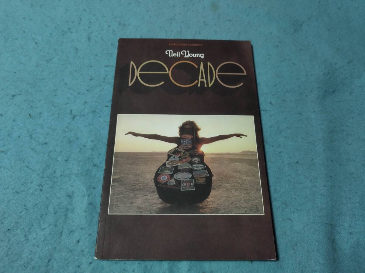 ピアノ用楽譜 Decade: Piano Chord Songbook ピアノコード/五線譜なし   Neil Young  ニール・ヤング拍卖