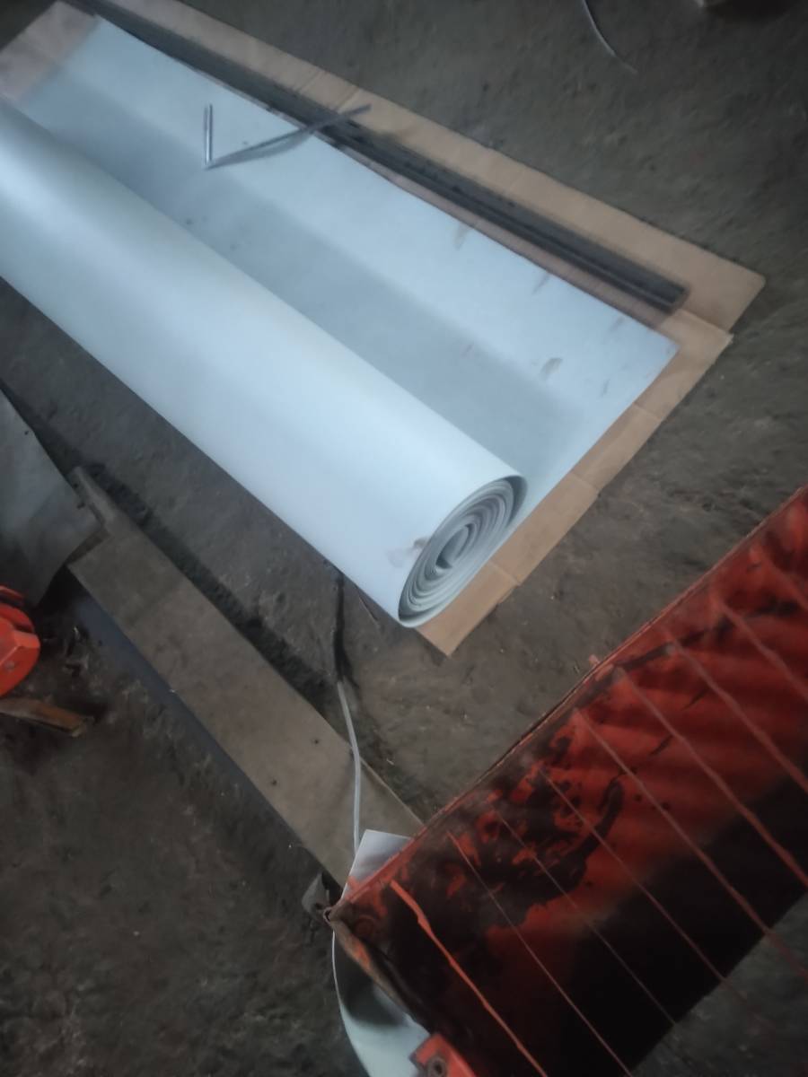 コンバイン シープケース 揺動板 の 両端 前後 の仕切り(漏れどめ、)部拍卖