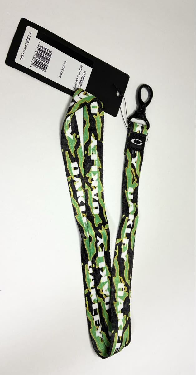 OAKLEY ESSENTIAL LANYARD グリーンカモ拍卖