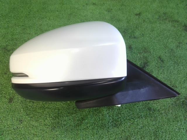 フリード DBA-GB5 右ドアミラー NH788P拍卖