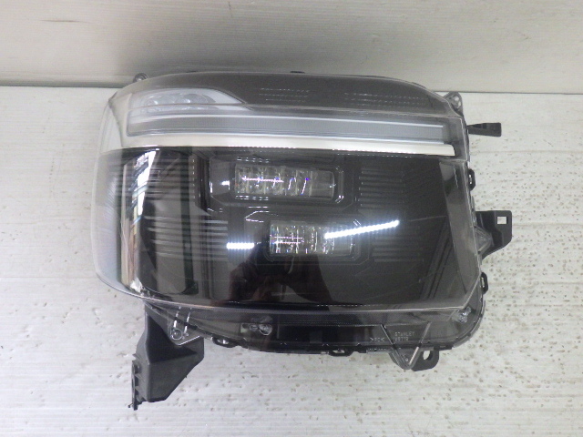 【Y0261】 美品 中古 JF5 JF6 N-BOXカスタム 2023年10月~ 右 ヘッドライト ヘッドランプ STANLEY W6712 33100-32R-J03 打刻J 即決拍卖