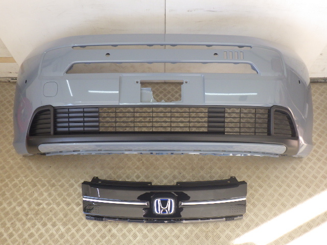 新車外し GT1 GT3 GT5 GT7 FREED フリード エアー フロントバンパー eHEVグリル付 NH877P ソニックグレーパール 71101-33F-J000 即決拍卖