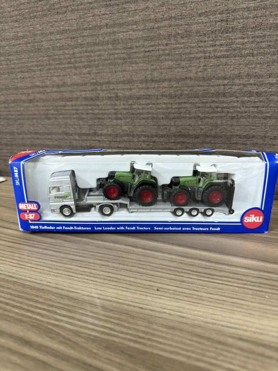●S7-9-33 SIKU ジク 1840 フェント トラクター 2台付き 低床 トレーラー セット 1:87スケール 未使用品拍卖