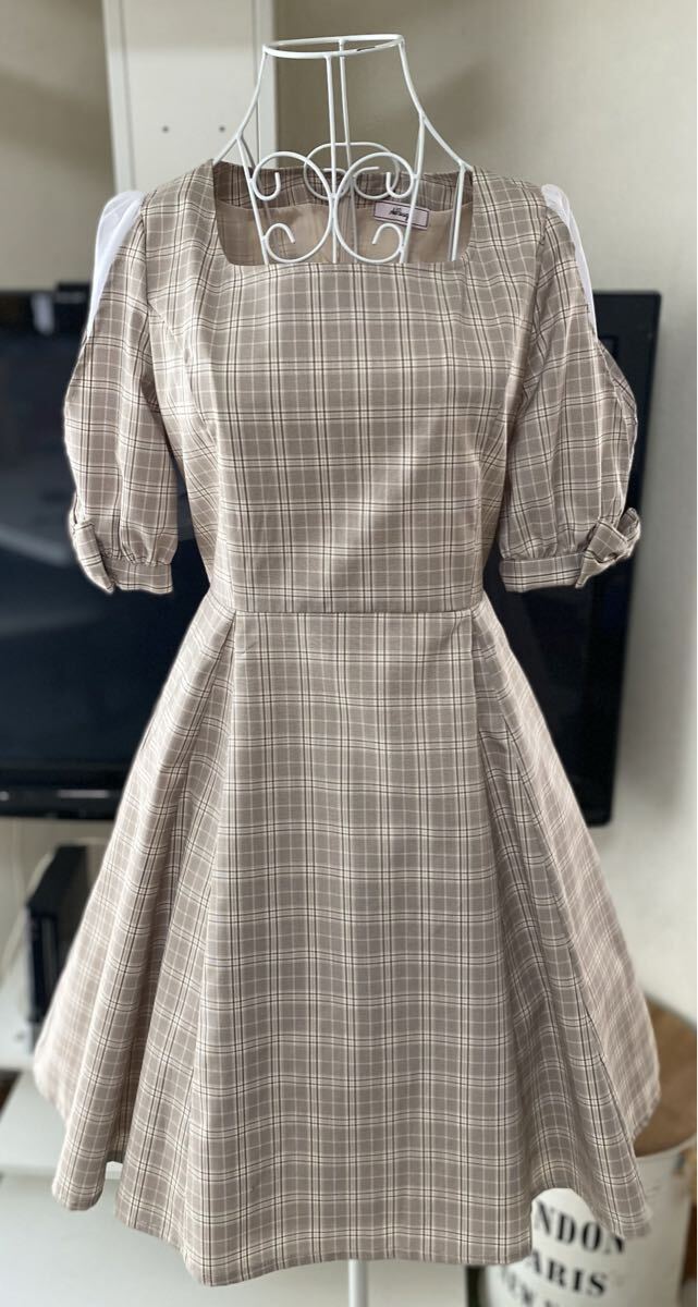 美品Ank rougeアンクルージュ チェックのパフスリワンピース拍卖