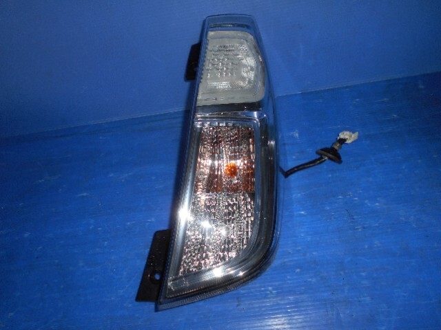 903209 ニッサン デイズルークス B21A テールランプ右拍卖