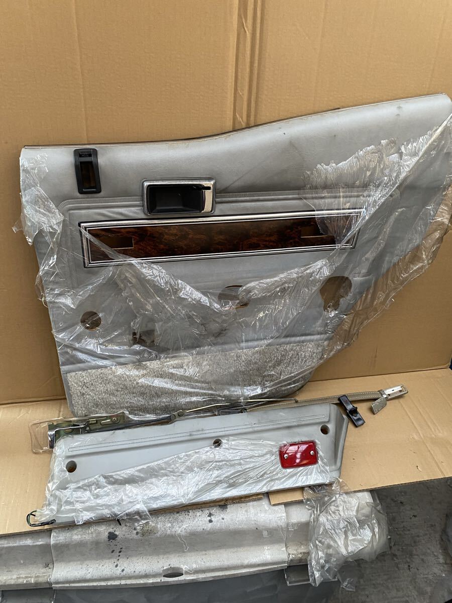 セドリック 330 リアドア 運転席側 右側リアドア インナートリム ドア内張 ドアノブ ドアフック 昭和53年式 SGLE L20E グロリア 旧車 レア拍卖