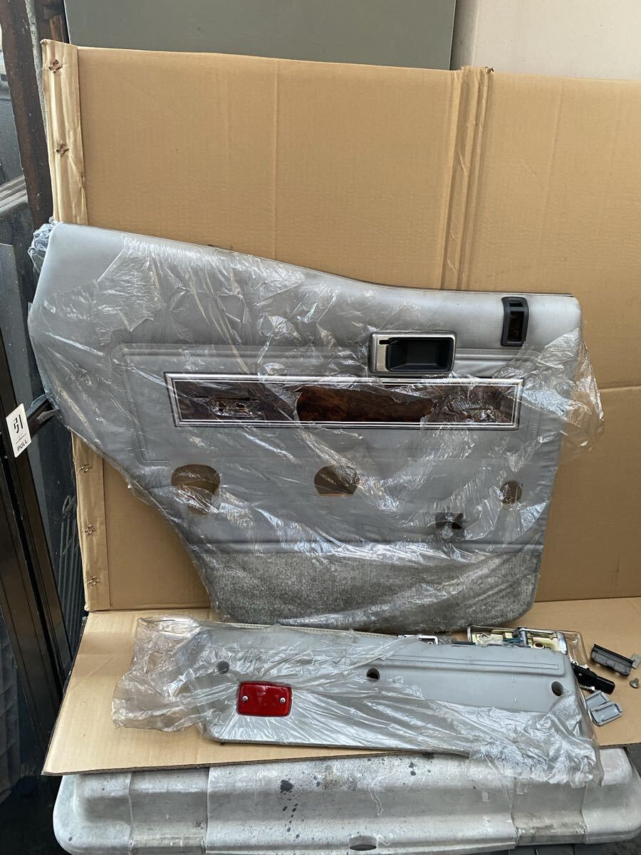 セドリック 330 セダン リアドア 左後側 ドアインナートリム 内張 ドアフック ドアノブ 昭和53年式 C-331 SGLE L20E グロリア 旧車助手席後拍卖