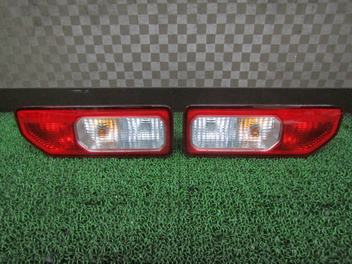 ☆送料無料☆新車外し☆スズキ KB64W ジムニー JB74W ジムニーシエラ 純正 テールライト 左右セット KOITO 220-5938C SUZUKI拍卖