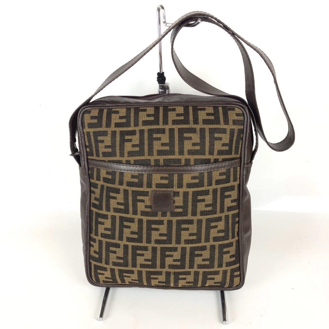 FENDI フェンディ ズッカ柄 ショルダーバッグ レディース ブランド 鞄 かばん バッグ レディース メンズ ブランド拍卖