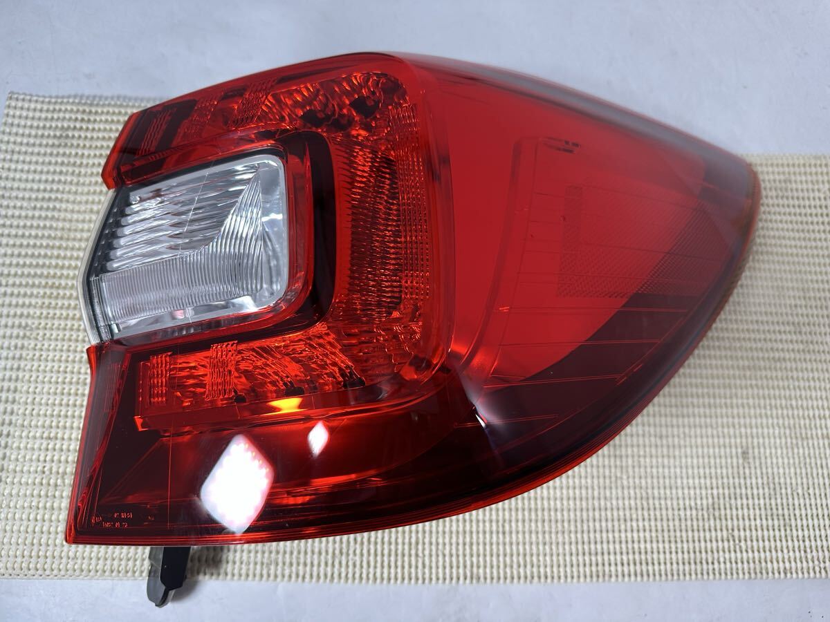 M40-6-2 レガシィ  右 BS9 220-60228 テールライト拍卖