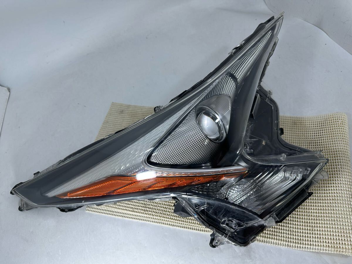 M51-4-8 プリウス 右 ZVW50 前期 打刻C1 ZVW51 ZVW55 47-75 LED ヘッドライト拍卖