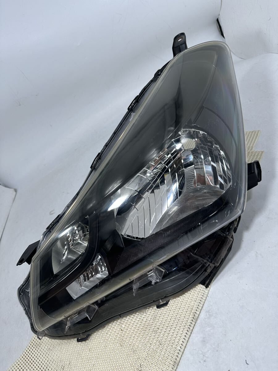 M23-5-6 ヴィッツ 左 NSP130 打刻G8 52-269 NCP130 ヘッドライト拍卖