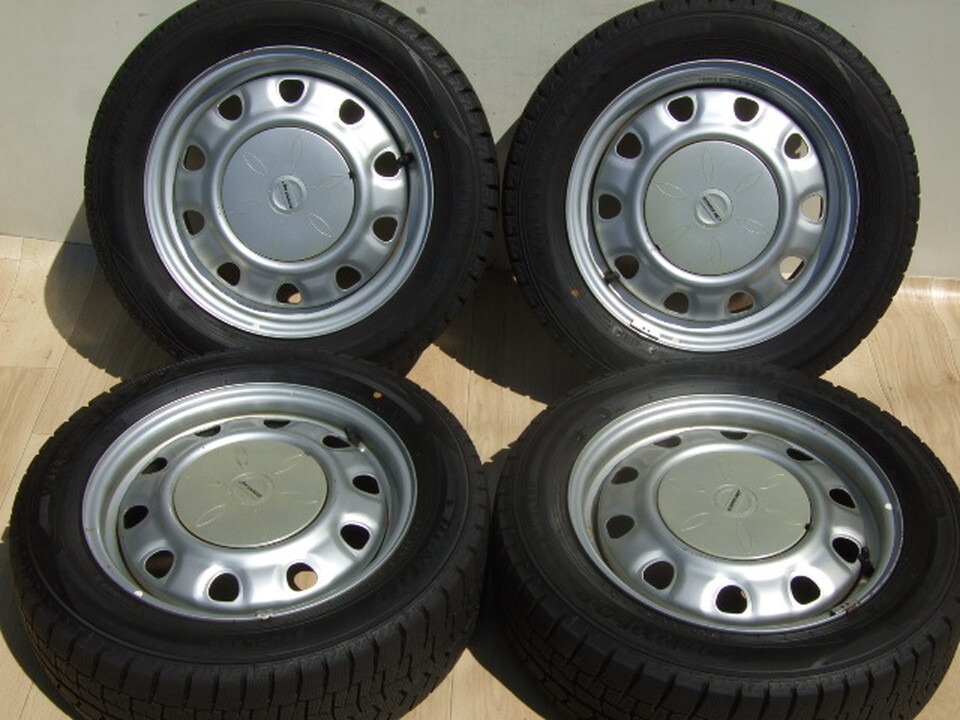 TOPY スチール ヤリス アクア カローラフィールダー フィット シャトル 5.5JJ 100/114.3 +45 2023年製 WM02 185/60R15 4本 C02拍卖