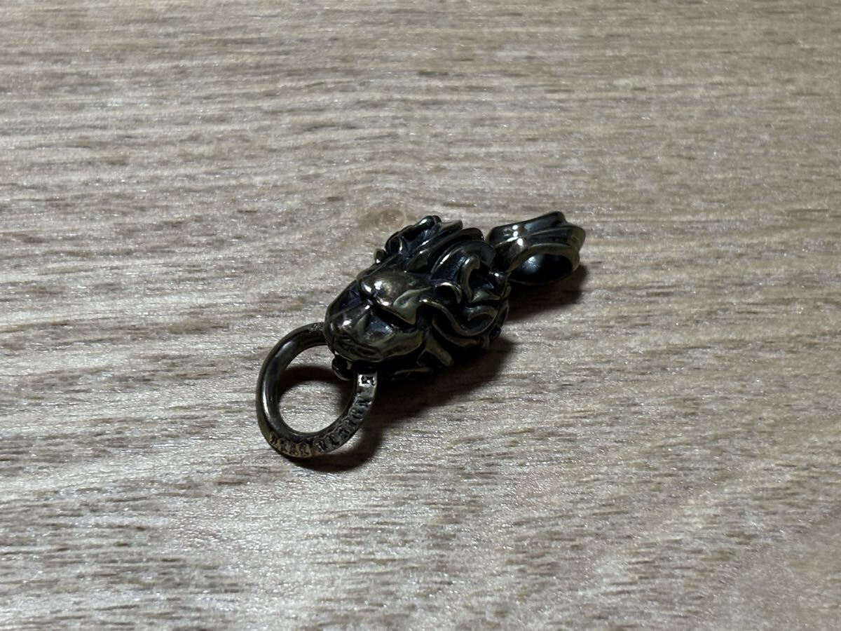 ディールデザイン シルバー ベビーライオンノッカー ペンダントトップ拍卖