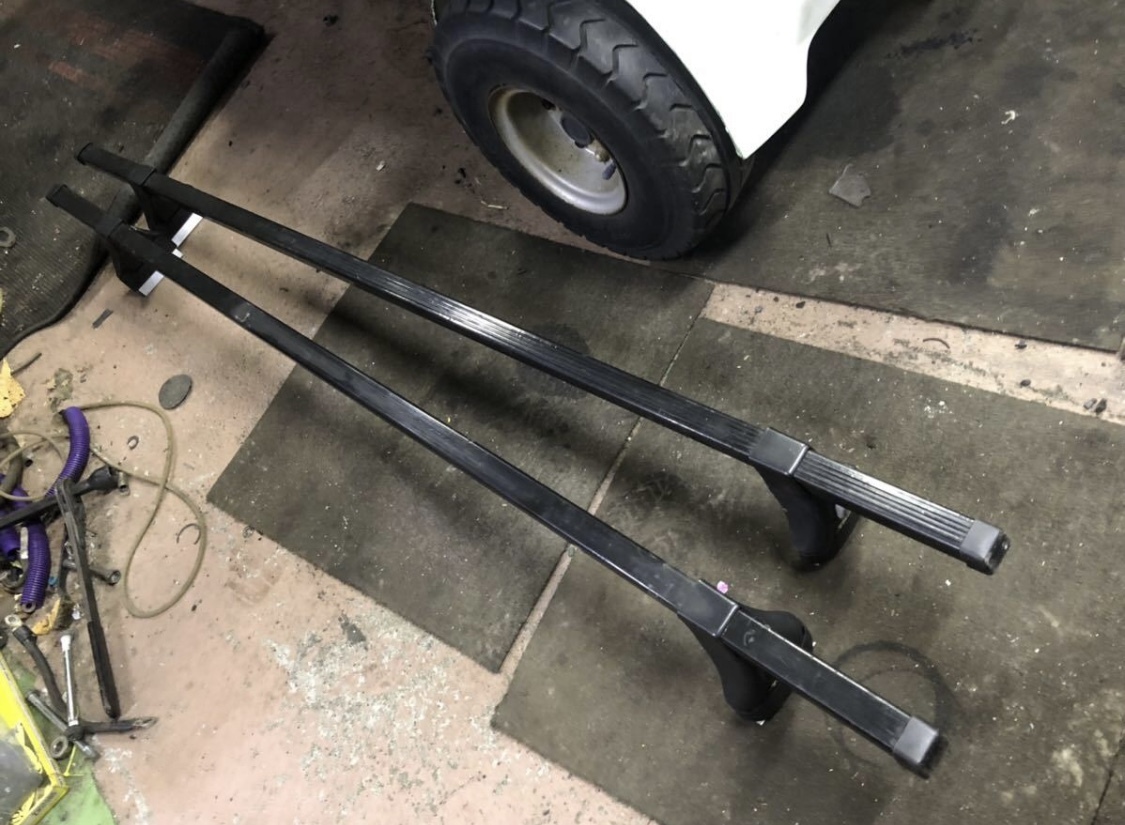 THULE ルーフ キャリア スーリー THTK 鍵付き フット TH4700 エスカレード キャデラック ハマー拍卖