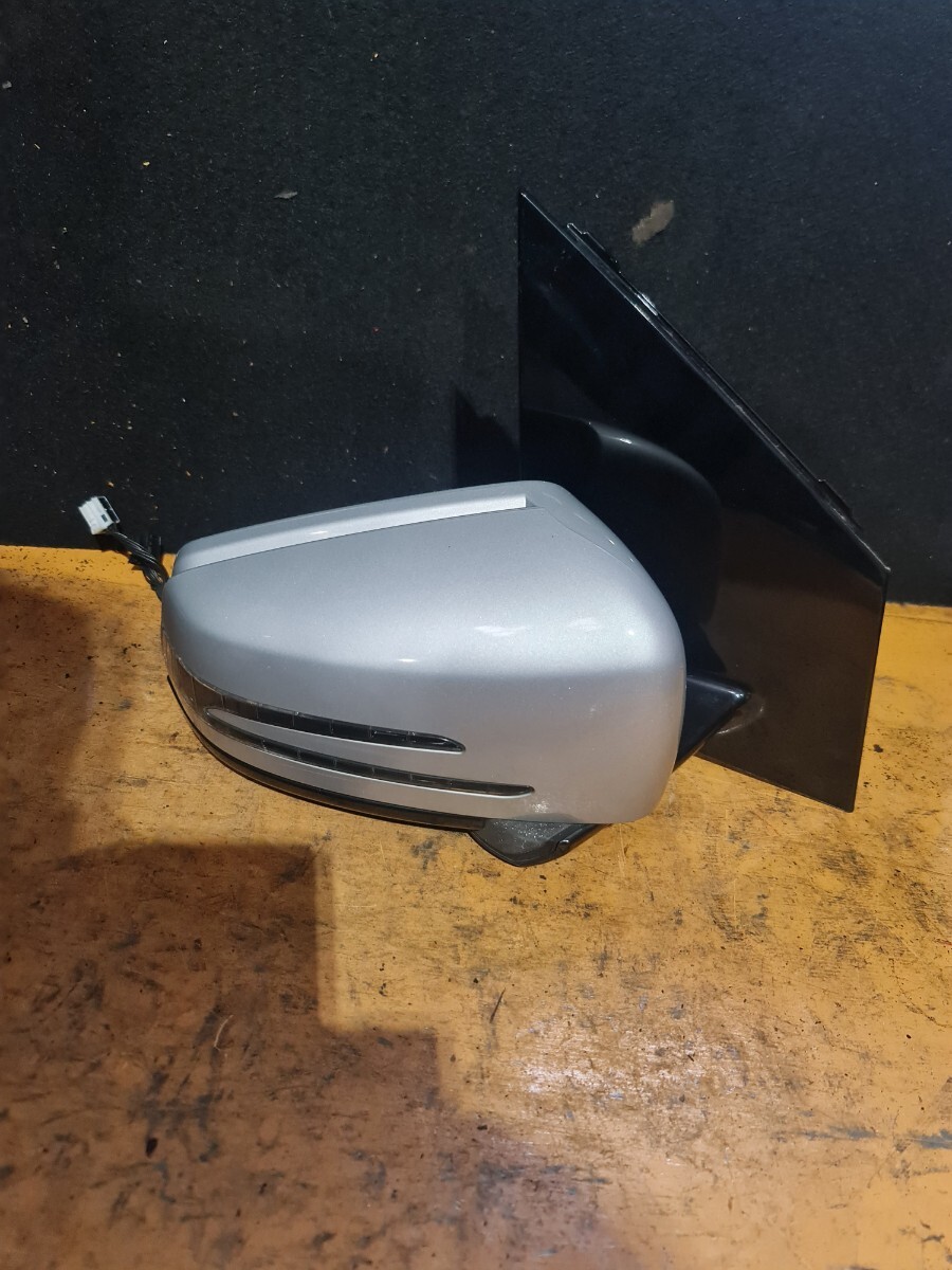 ベンツ Bクラス DBA-246242 右サイドミラー ドアミラー (W246) 色: シルバー 拍卖