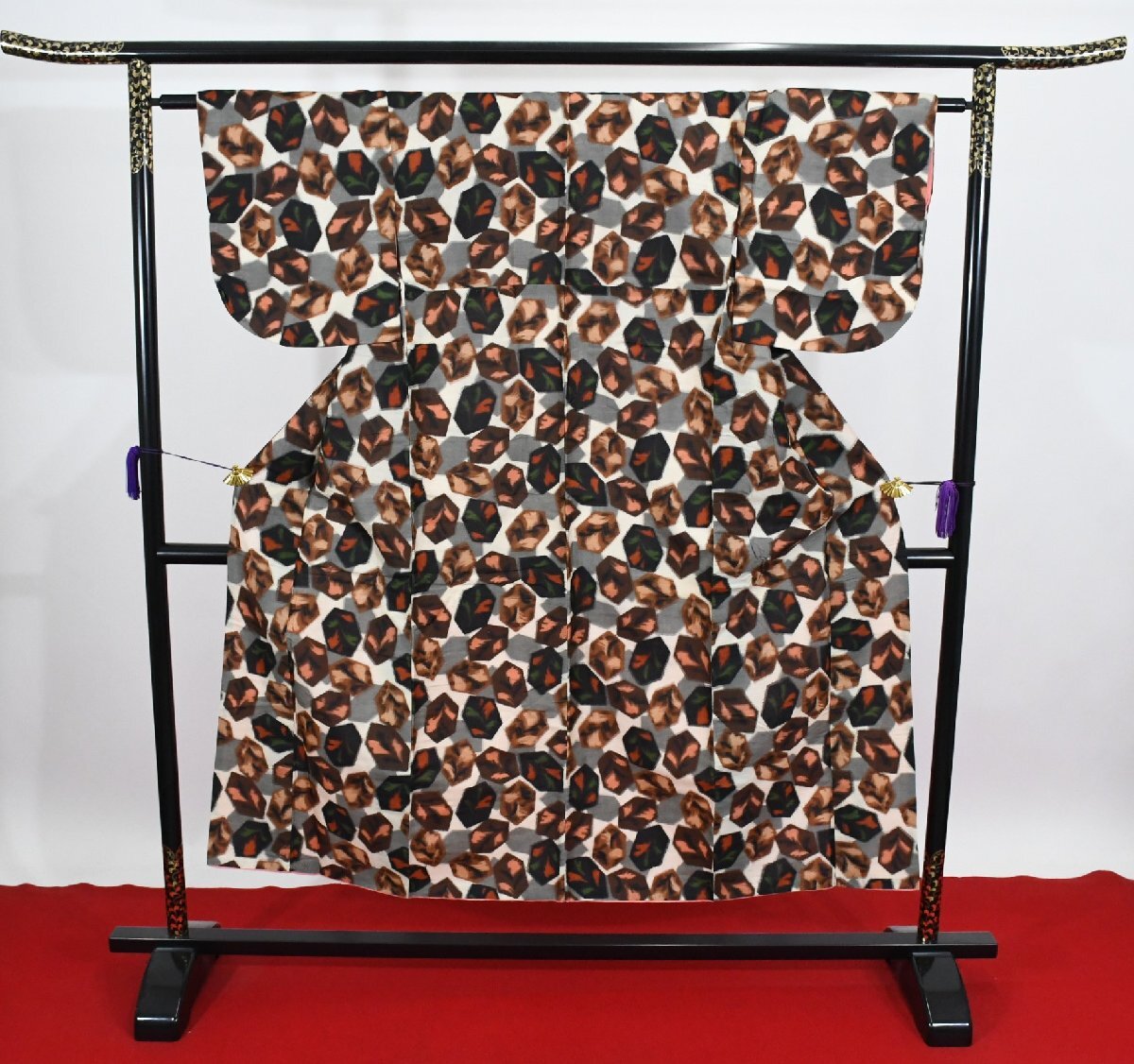 メイセン 銘仙 モダン 着物 身丈141cm 裄丈62cm ★着物 pb-3420 桜庭呉服店拍卖