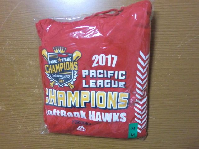 ソフトバンク ホークス 2017 PACIFFIC LEAGUE CHAMPION パーカー SIZE:M 未使用品 拍卖