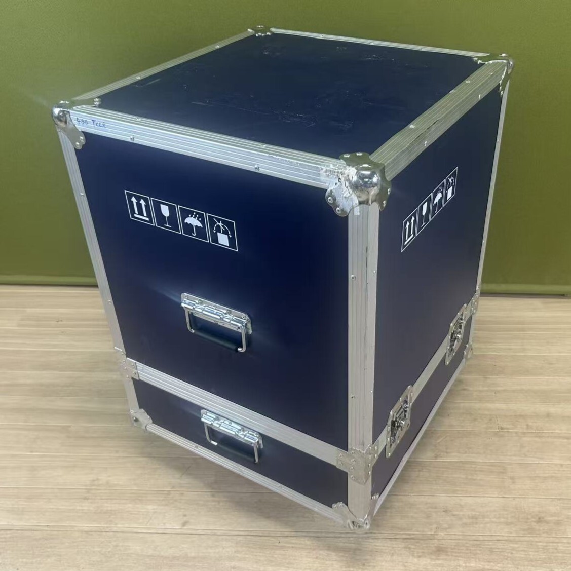 【中古】キャスター付 機器輸送ハードケース 機材ケース 精密機器の輸送 カメラケース/大型 幅55×奥行56cm ⑥☆大阪も神戸も直接引取可拍卖