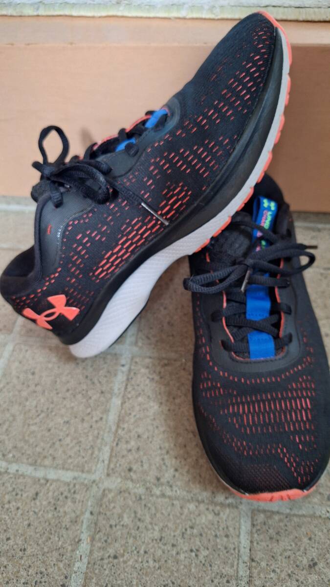 アンダーアーマー 超美品スニーカー 24センチ拍卖