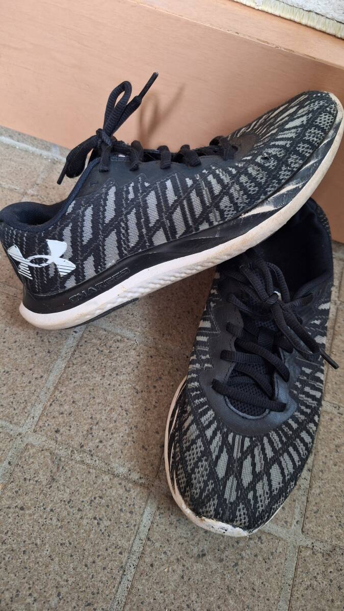 アンダーアーマー スニーカー 23.5センチ拍卖