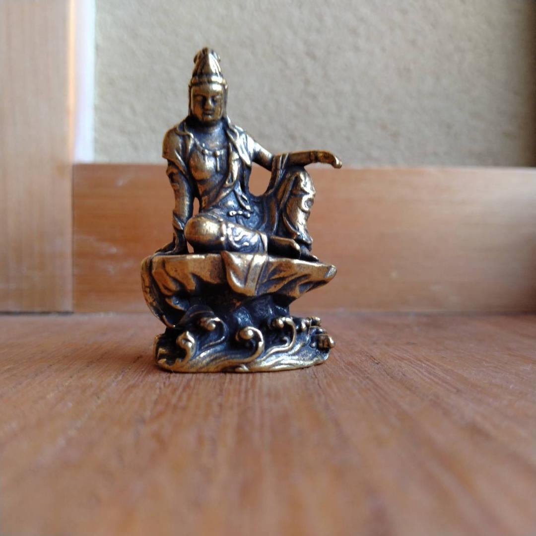 水月観音菩薩 仏像 真鍮 アンティーク 置物 お守り 約5cm拍卖