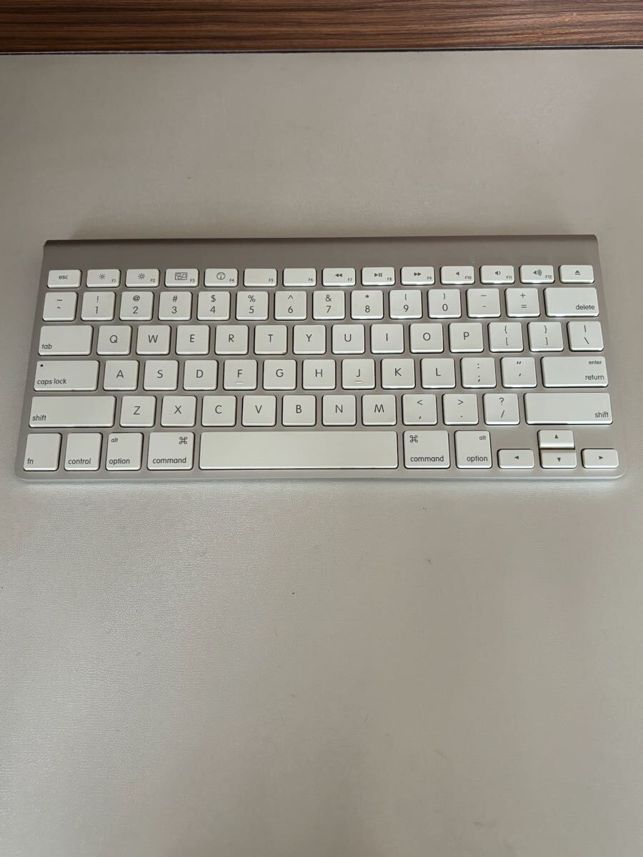 9.2.5 Apple Keyboard A1314 未確認ジャンク お85.60拍卖