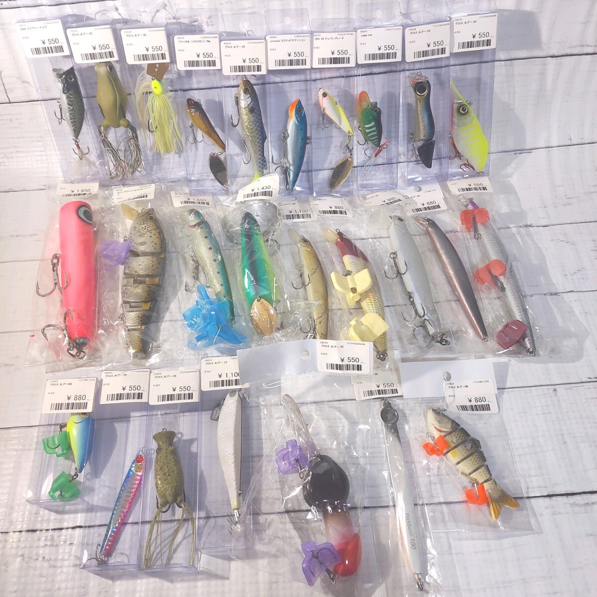 ルアー 釣具 おまとめ26点 値札総額21230円 TPB-28 テッパンプレート・ジャッカル ニトロスピン・ダイワ・エバーグリーン等 【LTB195】拍卖