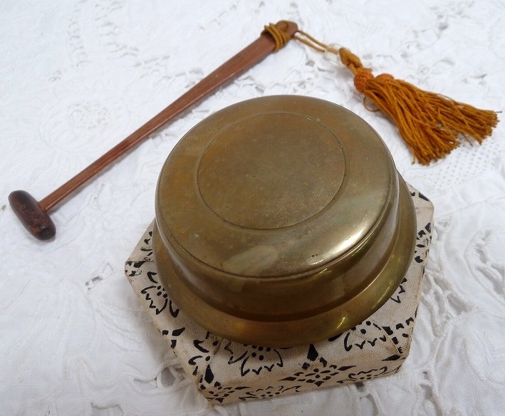 (☆BM)鉦吾②撞木 金属製 仏具 仏器 真鍮 黄銅 三つ脚 鉦鼓 宗味鉦吾 伏鉦 叩鉦 敲鉦拍卖