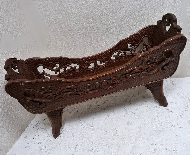 (☆BM)木製 木彫り レトロ 鉢入れ/マガジンラック 横幅76.5㎝ アンティーク調 ガーデンファニチャー 観葉植物拍卖