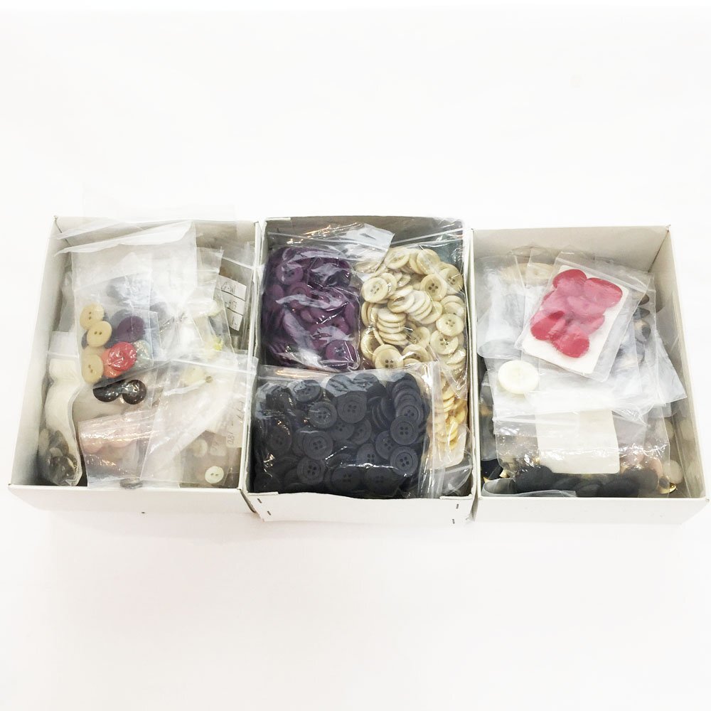 ◆アンティークボタン 昭和レトロボタン 高級ボタン ヴィンテージボタン 大量 まとめ売り 未使用品 ハイブランド向け 希少 レア 6CC/93798拍卖