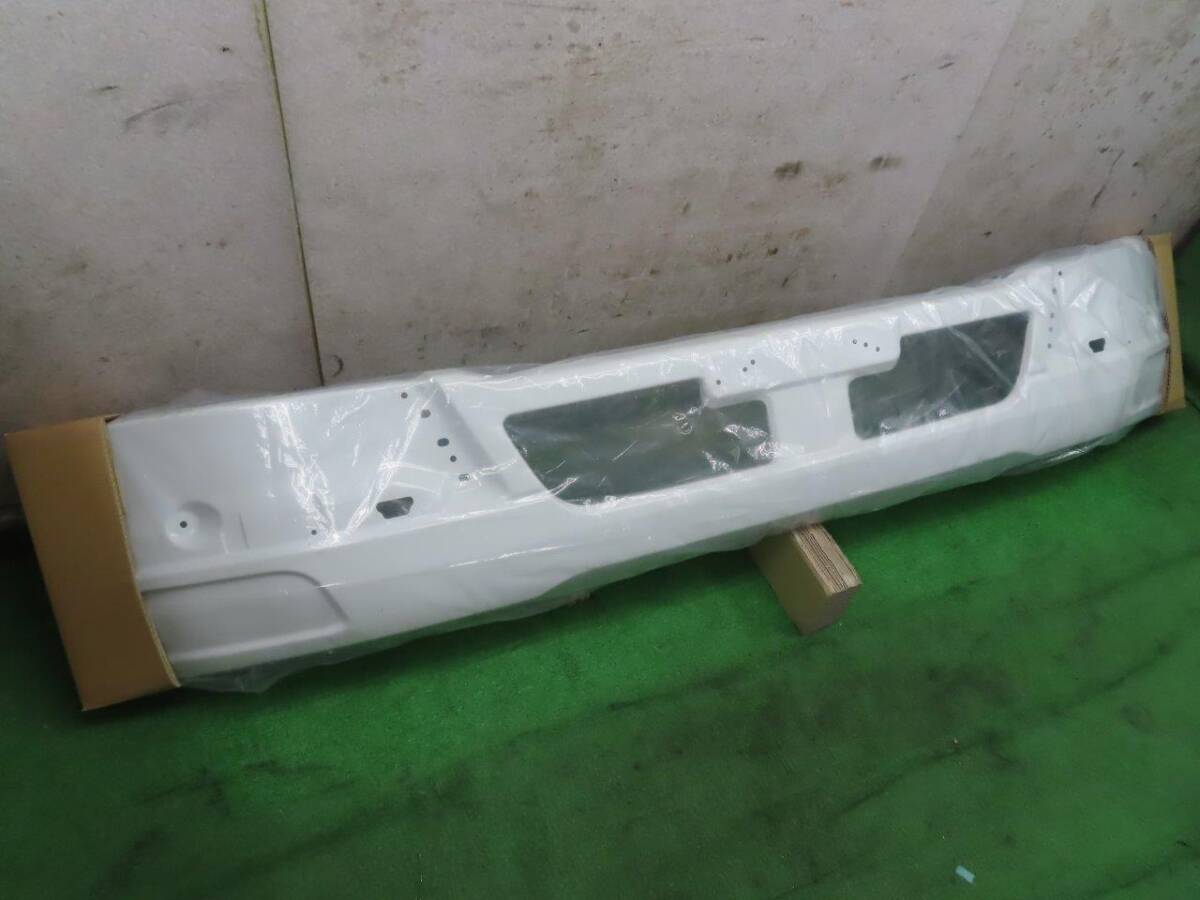 未使用品 Z【C0512】FK71D フソー ファイター 純正 フロントバンパー【ホワイト】【MC977842】拍卖