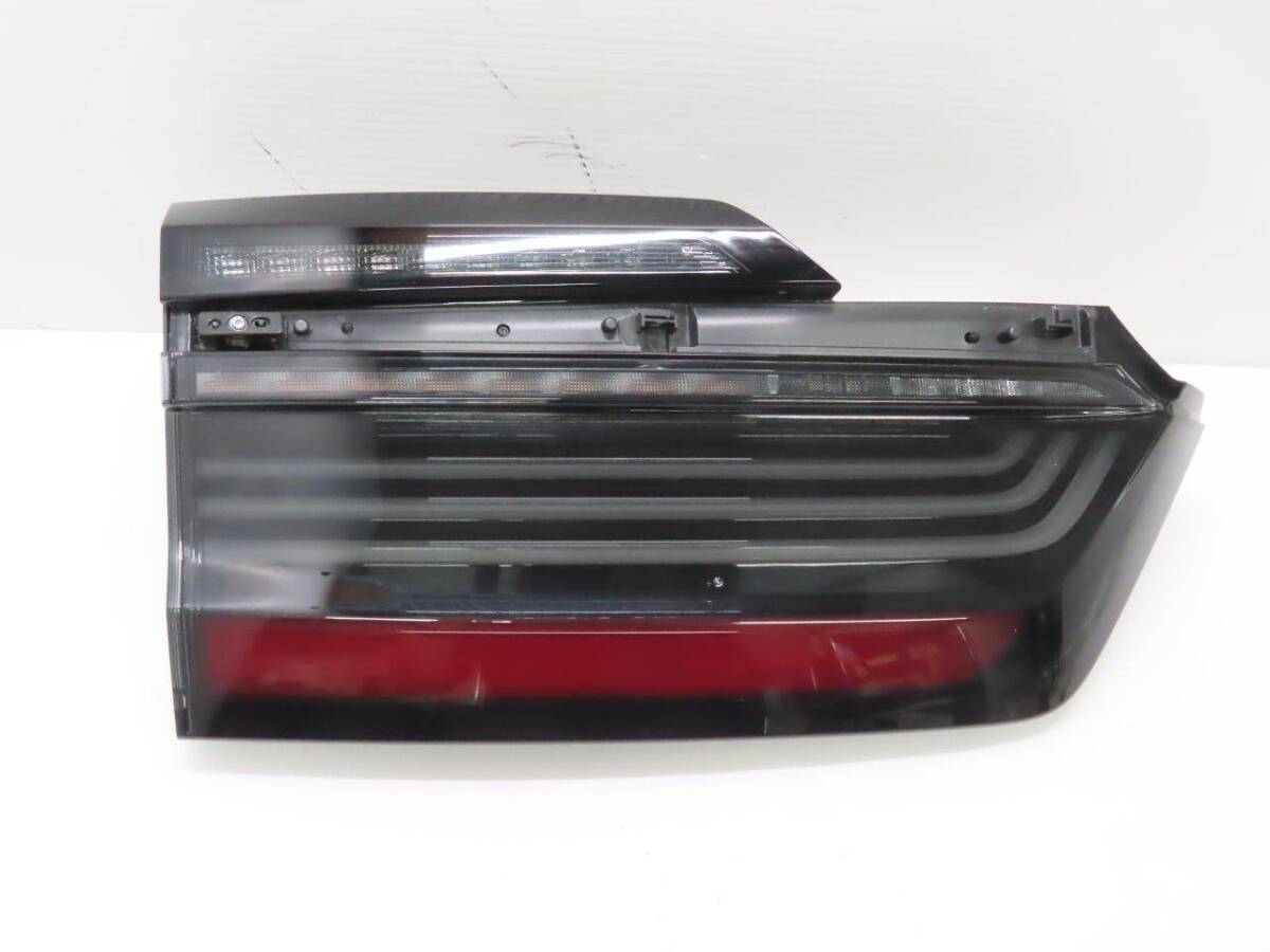 美品/破損無し P【C1629】RC5 オデッセイ アブソルート【後期】トランク テールライト/テールランプ 左【34155-T6A-J61/19C139】拍卖