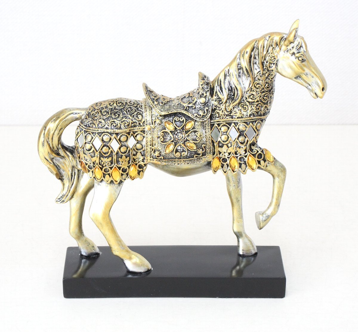 la32■金色の馬の置物◆全長26cm◆高さ26cm◆約1.1kg◆縁起物◆風水◆金運アップ◆インテリア拍卖