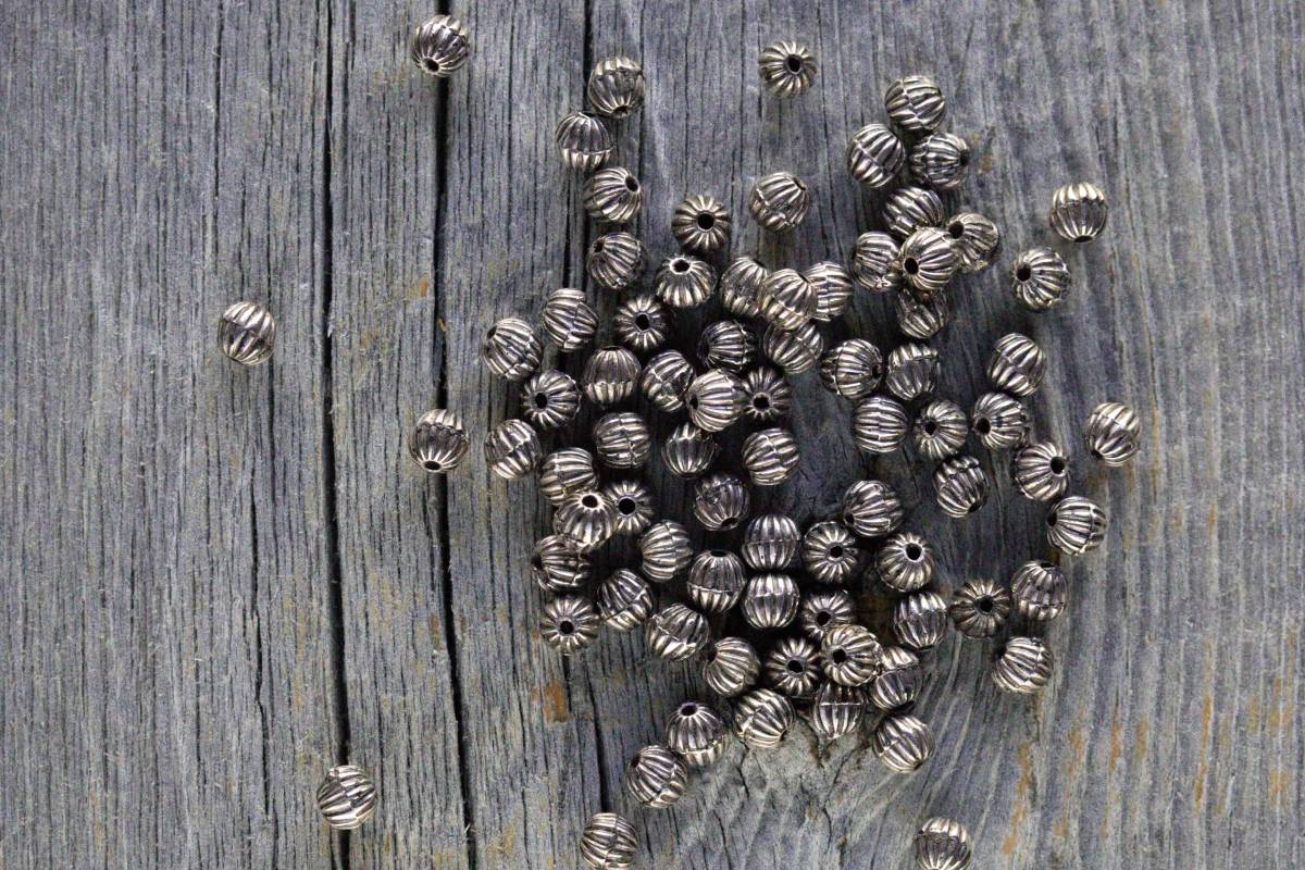 *Brass beads A拍卖