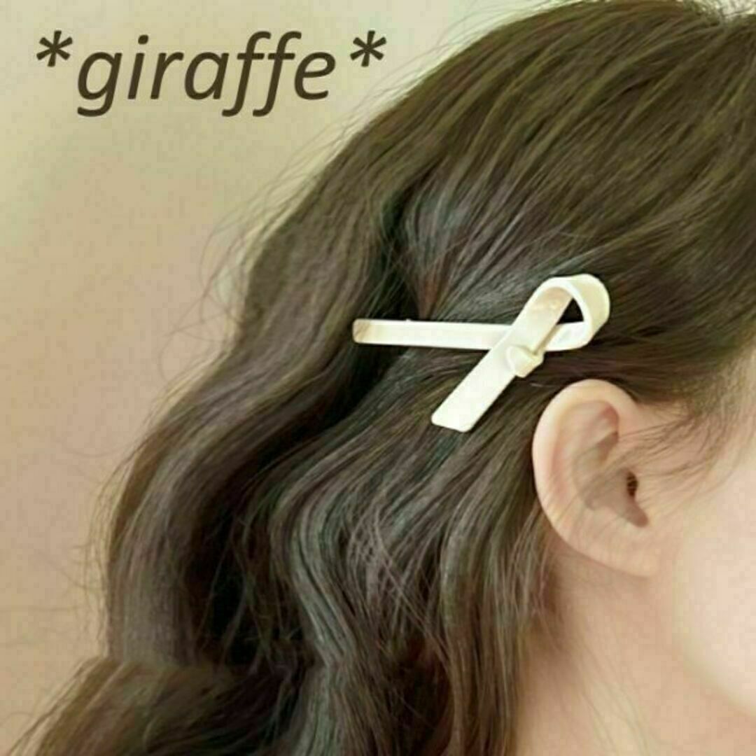 E200 匿名配送 ヘアクリップ ヘアピン クロス リボン ホワイト 髪留め サイドグリップ ヘアアクセサリー ハーフアップ拍卖